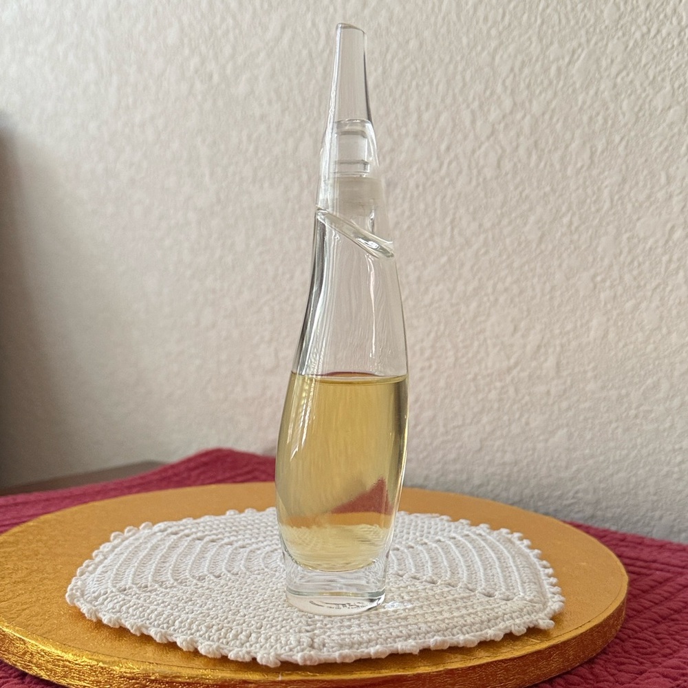 Donna Karan Perfume SOIE DE CASHMERE
Cashmere Silk 1.7
oz/50ml partial bottle